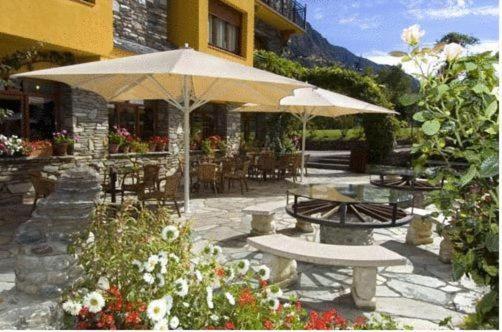 Hotel Restaurant Castellarnau Escaló エクステリア 写真